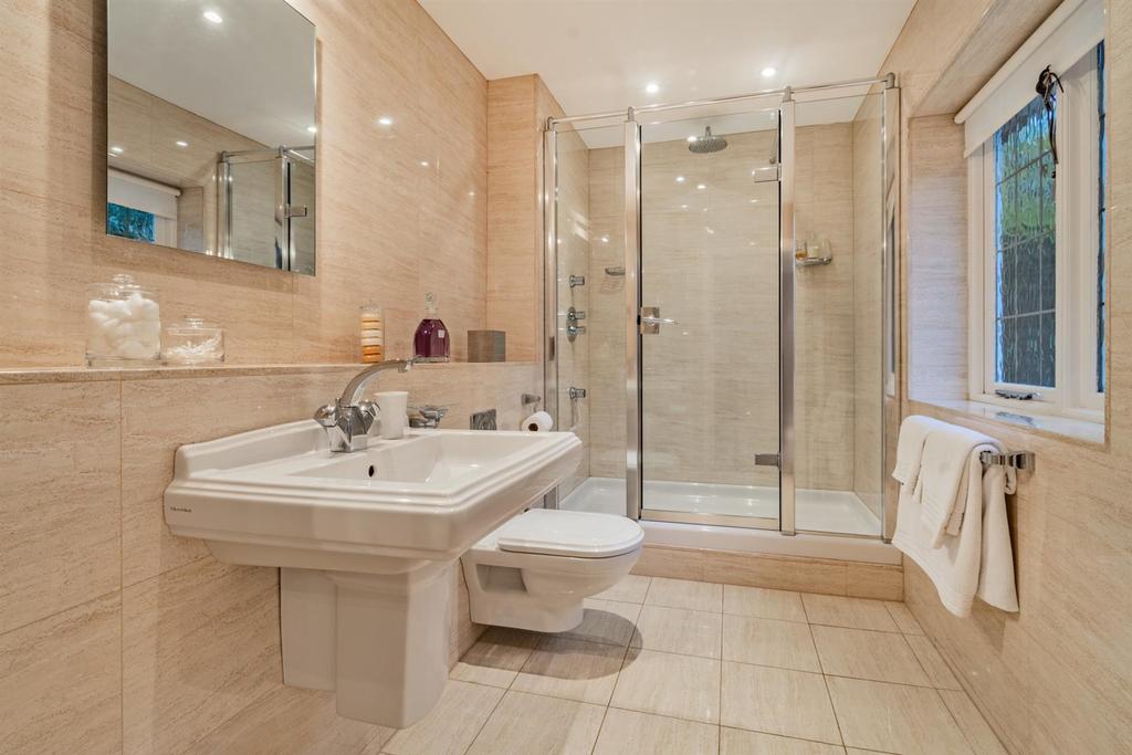 8484826-interior43.jpg
