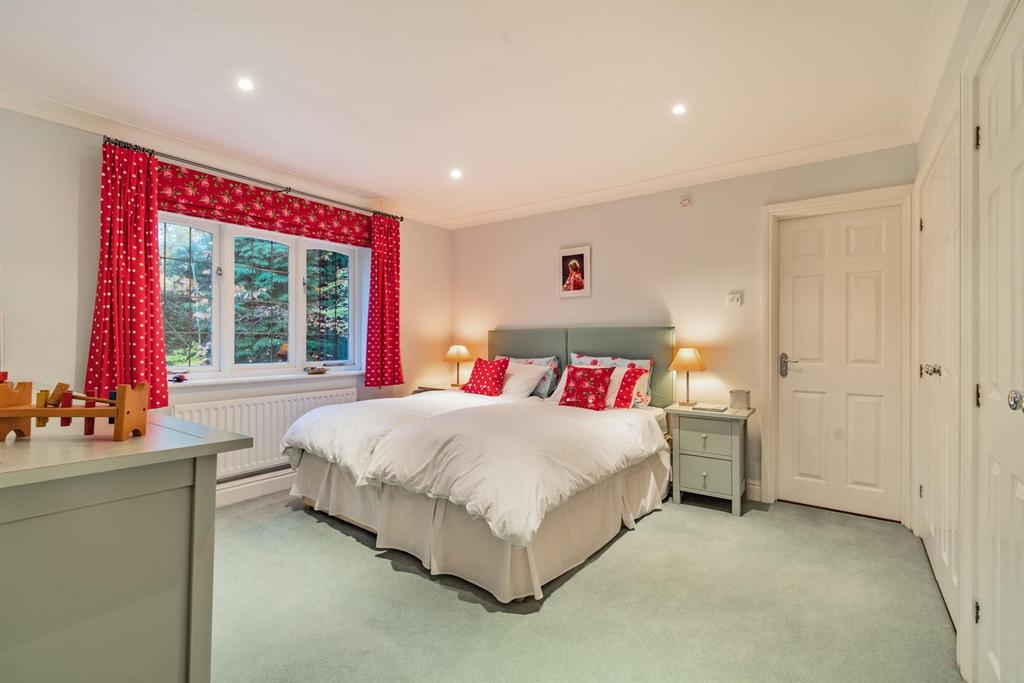 8484826-interior51.jpg