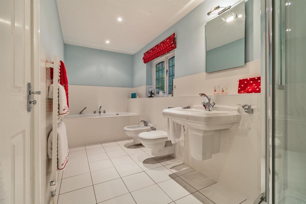 8484826-interior39.jpg