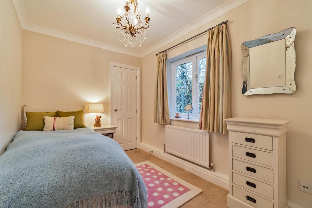 8484826-interior37.jpg