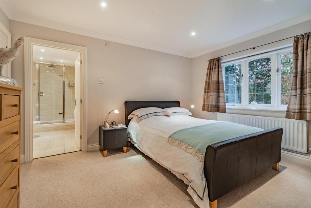 8484826-interior44.jpg