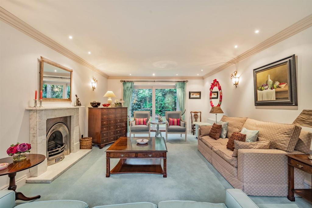 8484826-interior28.jpg
