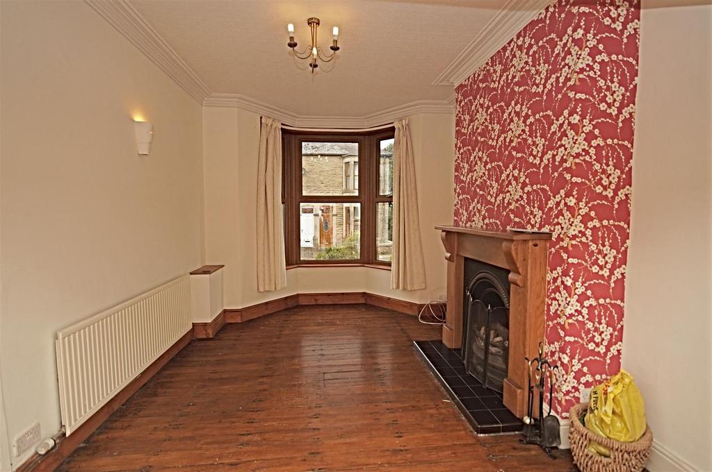 Crown Lane, Horwich, Bolton 3 bed terraced house £750 pcm (£173 pw)