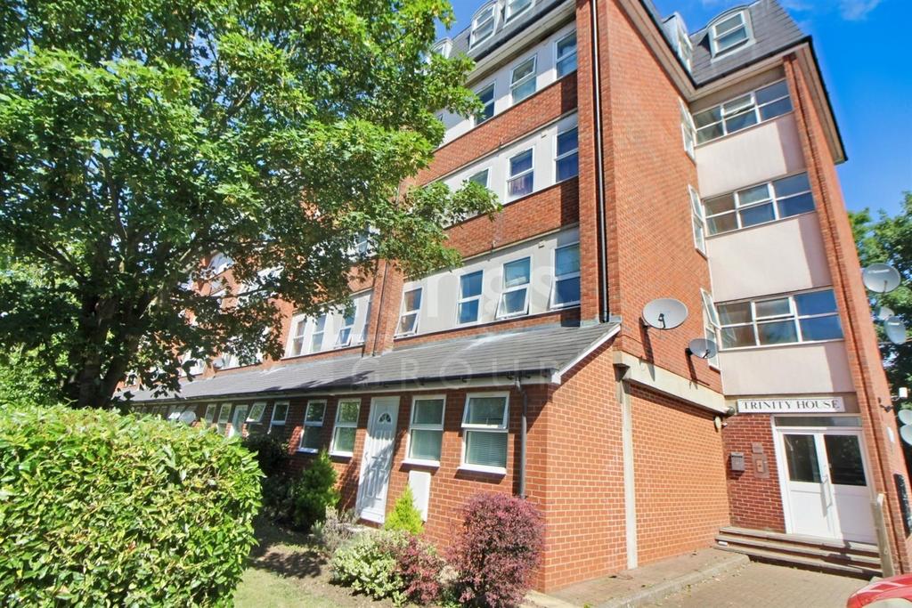 Trinity Lane, Waltham Cross 2 bed property £239,995
