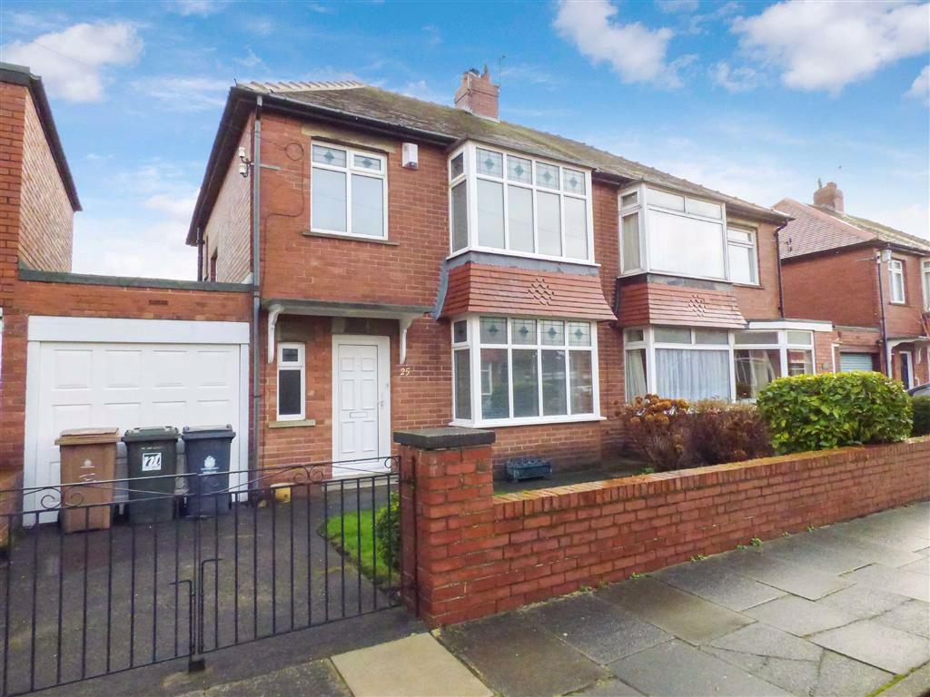 Keswick Drive, Cullercoats 3 bed semidetached house £1,100 pcm (£254 pw)