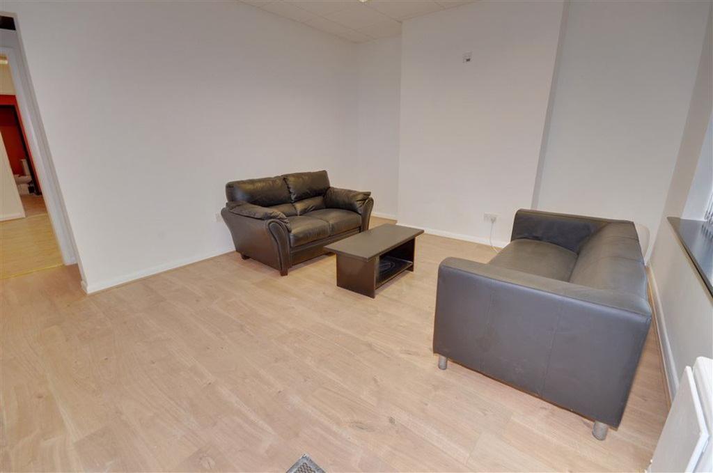 Kirkby Road, Hemsworth, West... Property £380 pcm (£88 pw)