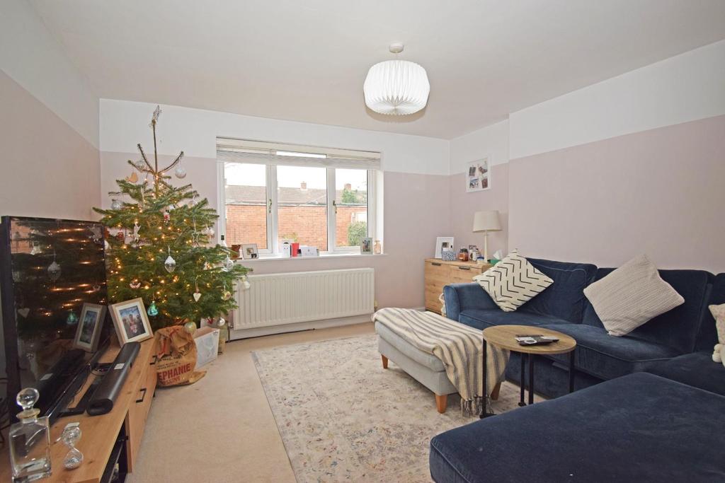 16 Church Road, lounge.jpg
