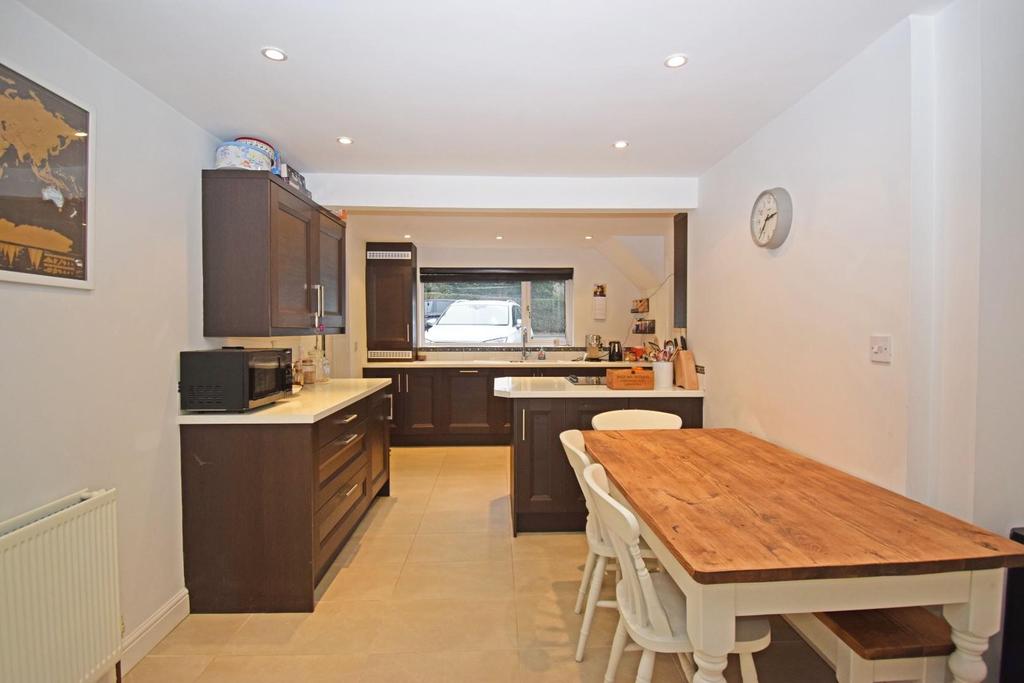 16 Church Road, kitchen 1.jpg