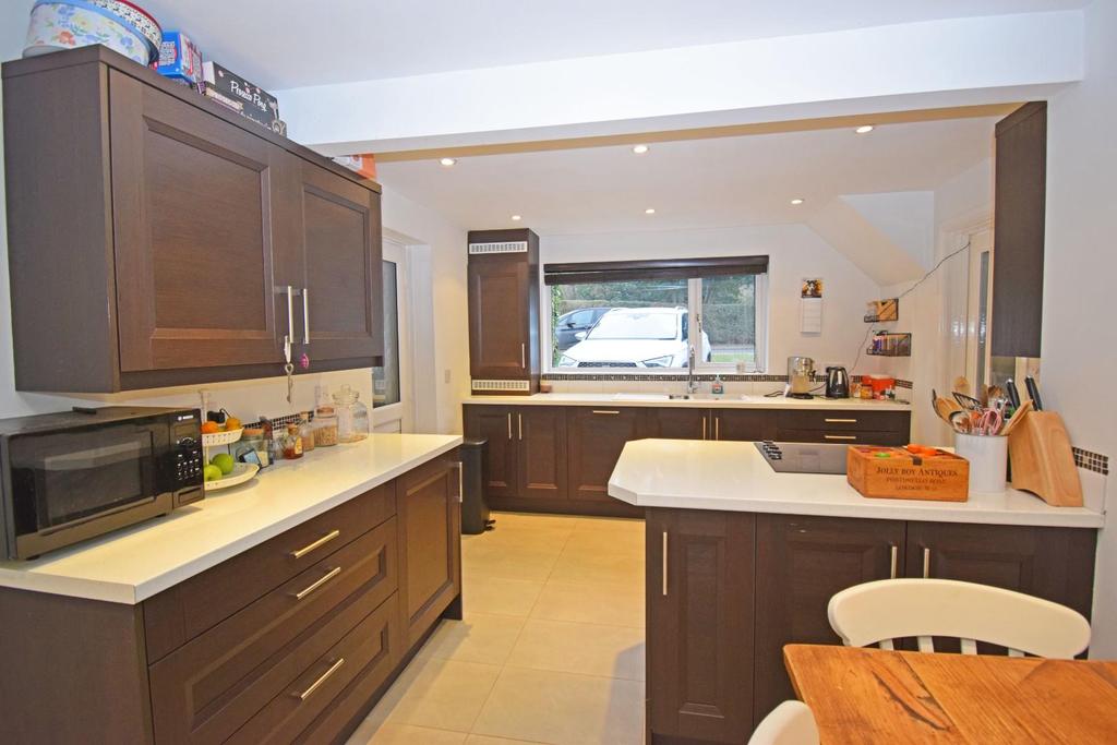 16 Church Road, kitchen 3.jpg
