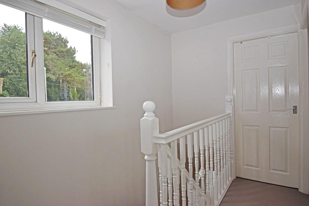 16 Church Road, landing.jpg