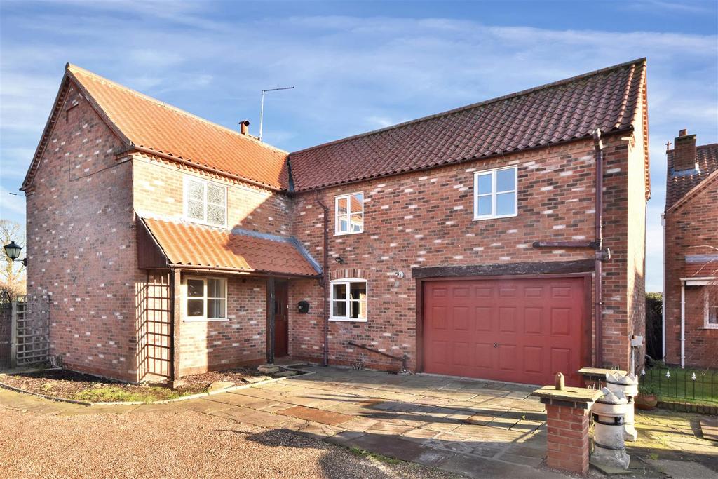 Woodhill Road, Collingham, Newark 5 bed detached house £435,000