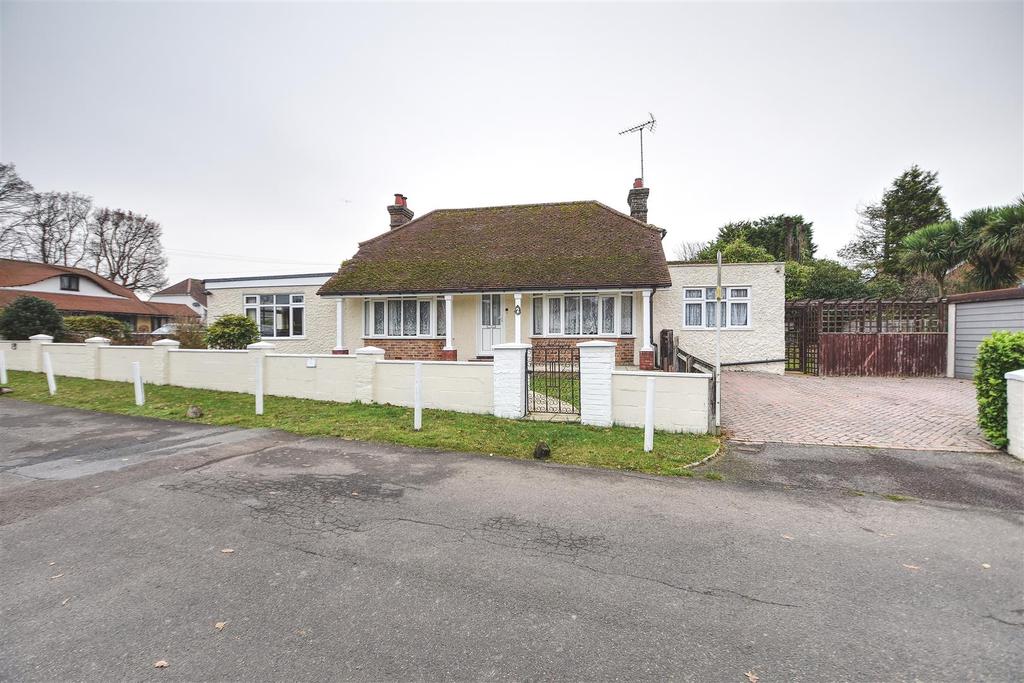 The Byeway, BexhillOnSea 3 bed detached bungalow £530,000