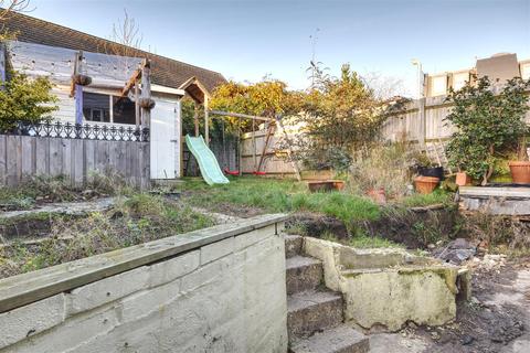 4b Buxton Drive, Bexhill-on-sea, TN39 4BD