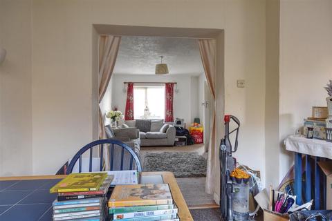 4b Buxton Drive, Bexhill-on-sea, TN39 4BD