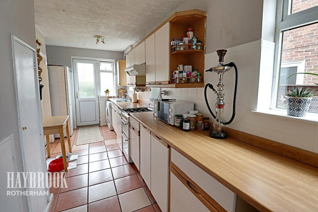 Estate Road, Rawmarsh 3 bed end of terrace house £100,000