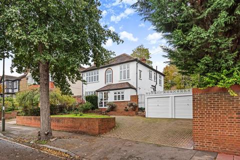4 bedroom detached house for sale - The Chase, Bromley