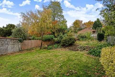 4 bedroom detached house for sale - The Chase, Bromley