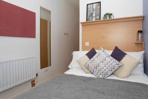 1 bedroom in a flat share to rent - 200 Cowgate, Edinburgh EH1 1NQ, United Kingdom
