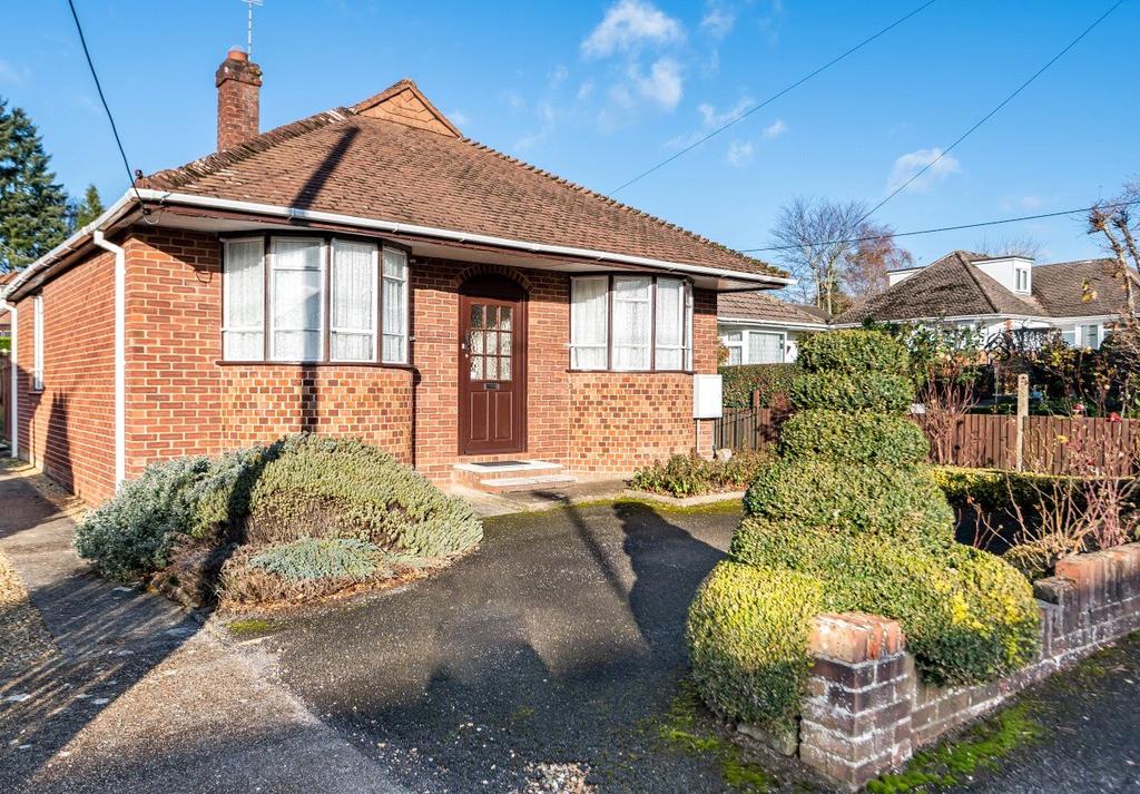 Linden Grove, Chandler's Ford... 2 bed bungalow £375,000