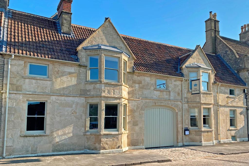 The Crown, High Street, Marshfield, South Gloucestershire 2 bed cottage