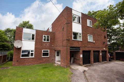 2 bedroom apartment to rent, Brocton Court Cavendish Road, Salford