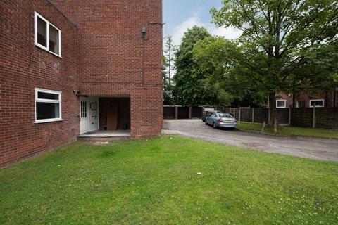 2 bedroom apartment to rent, Brocton Court Cavendish Road, Salford