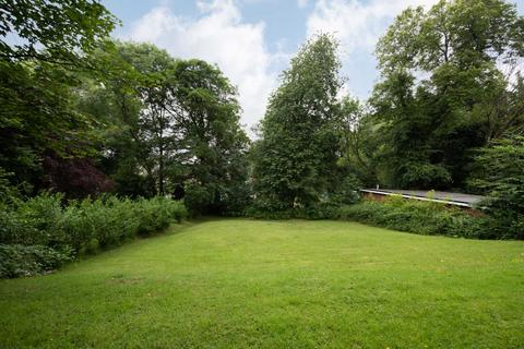 2 bedroom apartment to rent, Brocton Court Cavendish Road, Salford