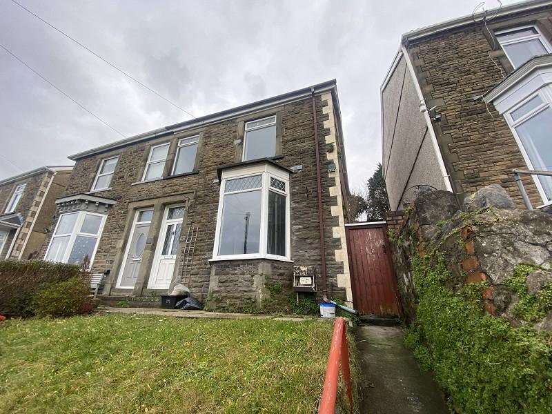 Old Road, Neath, Neath Port Talbot. 3 bed semidetached house £675