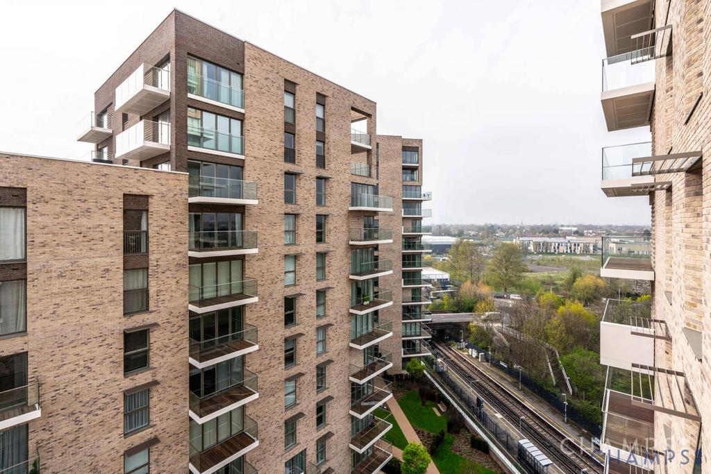 Hopgood Tower, 15 Pegler Square, Kidbrooke Village SE3 2 bed flat £
