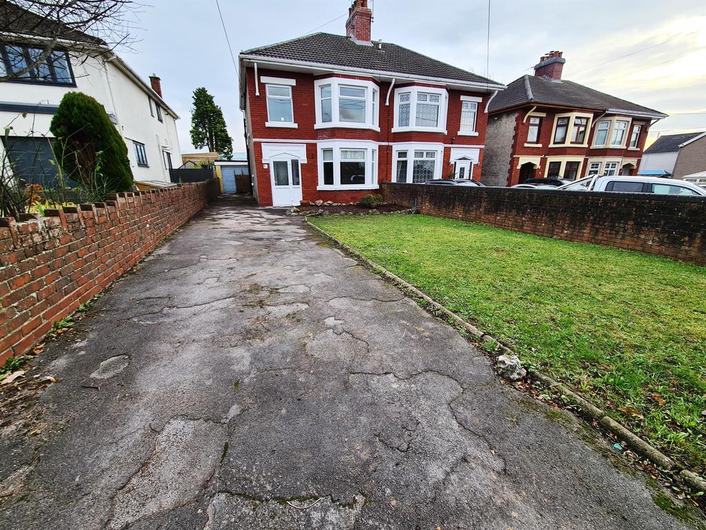 Penprysg Road, Pencoed, Bridgend, CF35 6RH 3 bed semidetached house