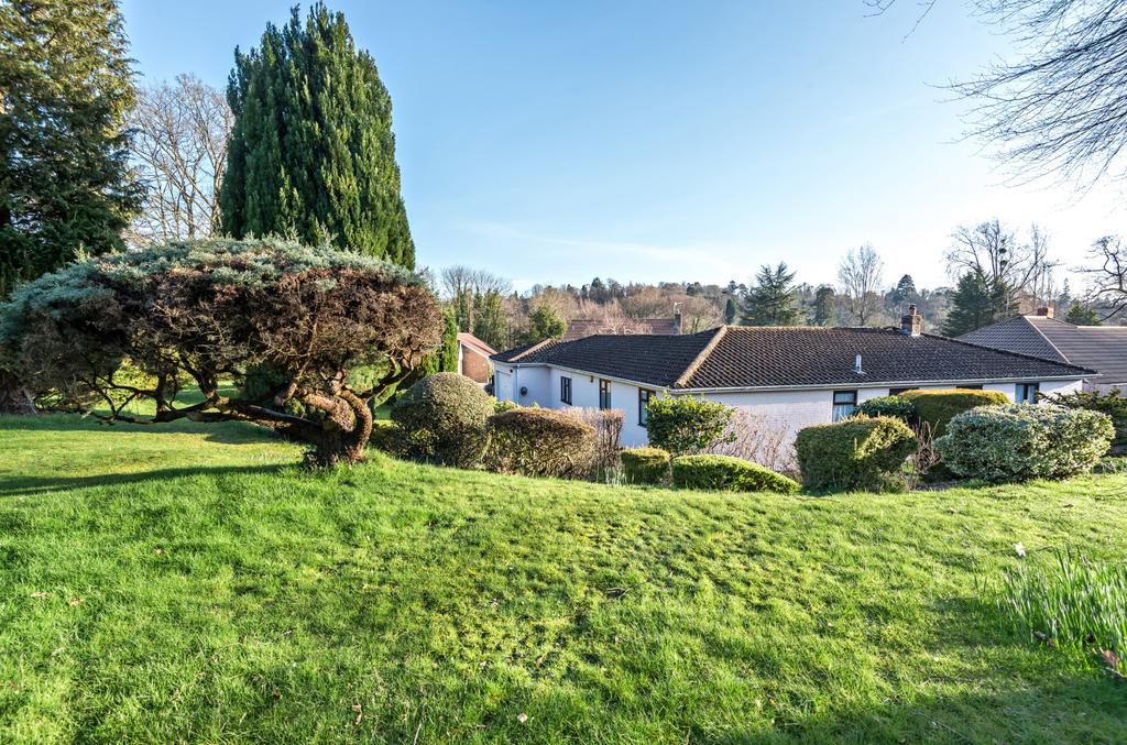 Church Road, Haslemere 3 bed bungalow £895,000