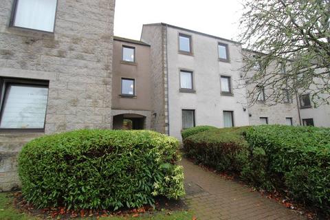 2 bedroom flat to rent, Craigieburn Park, Aberdeen, AB15