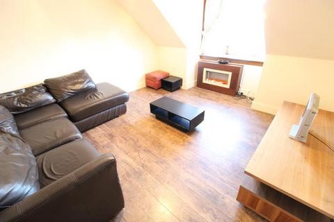 2 bedroom flat to rent, Crown Street, Top Left, AB11