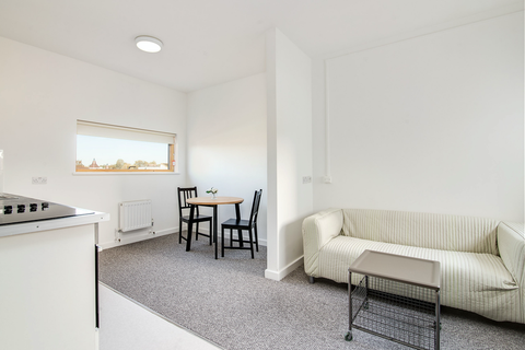 1 bedroom flat to rent - 240 Burlington Rd, New Malden KT3 4NN, United Kingdom