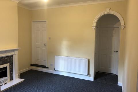 3 bedroom terraced house to rent, Station Road, Cradley Heath B64