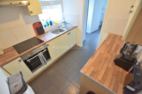 4 bedroom terraced house to rent, Essex Street, Reading