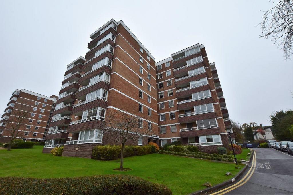Preston Park Avenue, Brighton BN1 2 bed apartment to rent £1,400 pcm