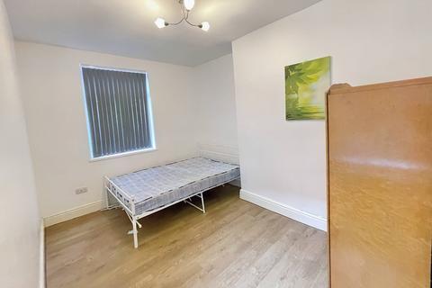2 bedroom flat to rent, 4 Burton Avenue, Doncaster DN4