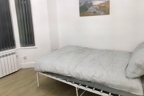 2 bedroom flat to rent, 4 Burton Avenue, Doncaster DN4