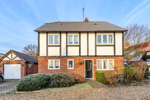 4 bedroom detached house to rent - Draven Close Bromley BR2