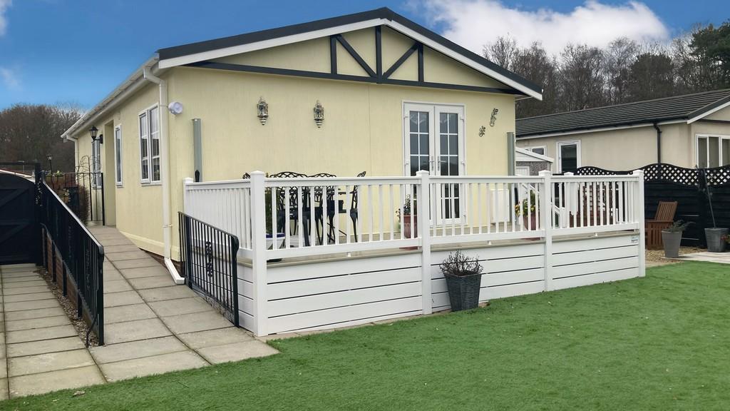 Lugano Avenue, Martlesham Heath, Ipswich 2 bed detached house £227,000