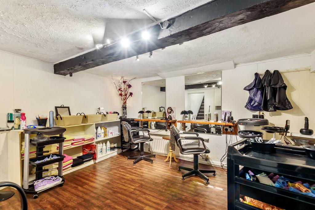 Salon