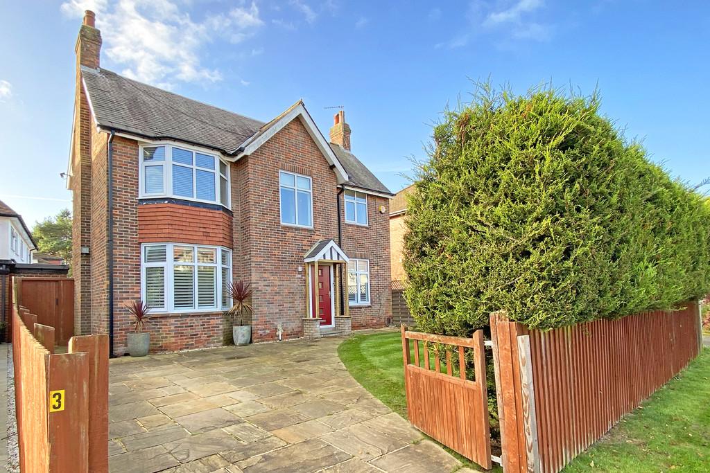St. Catherines Road, Harrogate, HG2 8JZ 4 bed detached house £1,500