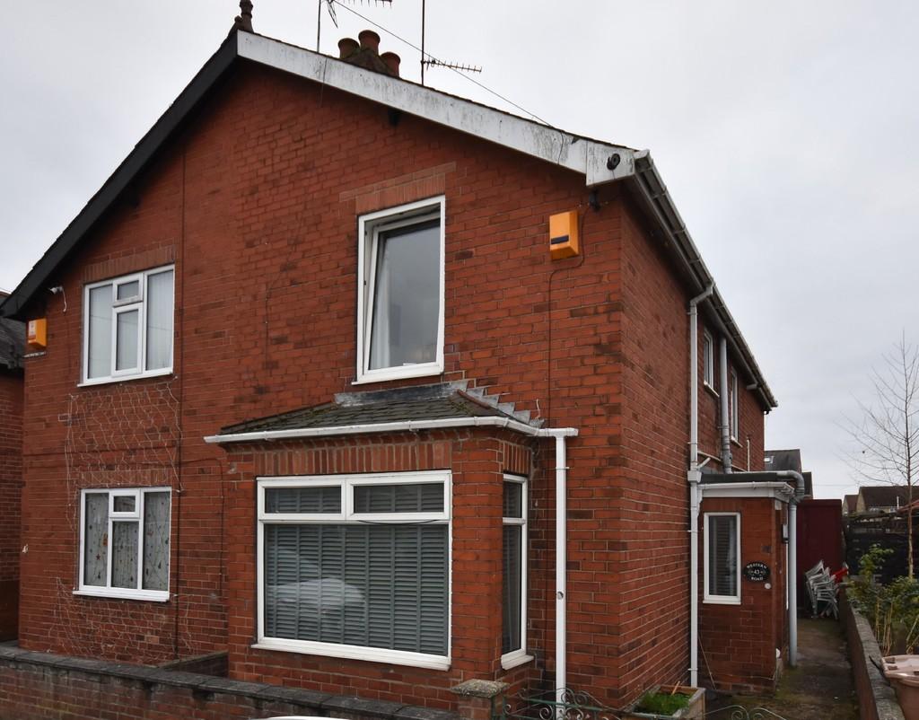 Western Road, Goole 3 bed semidetached house £150,000