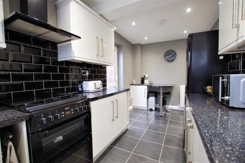 5 Poplar Close, Uttoxeter, ST14 7PZ