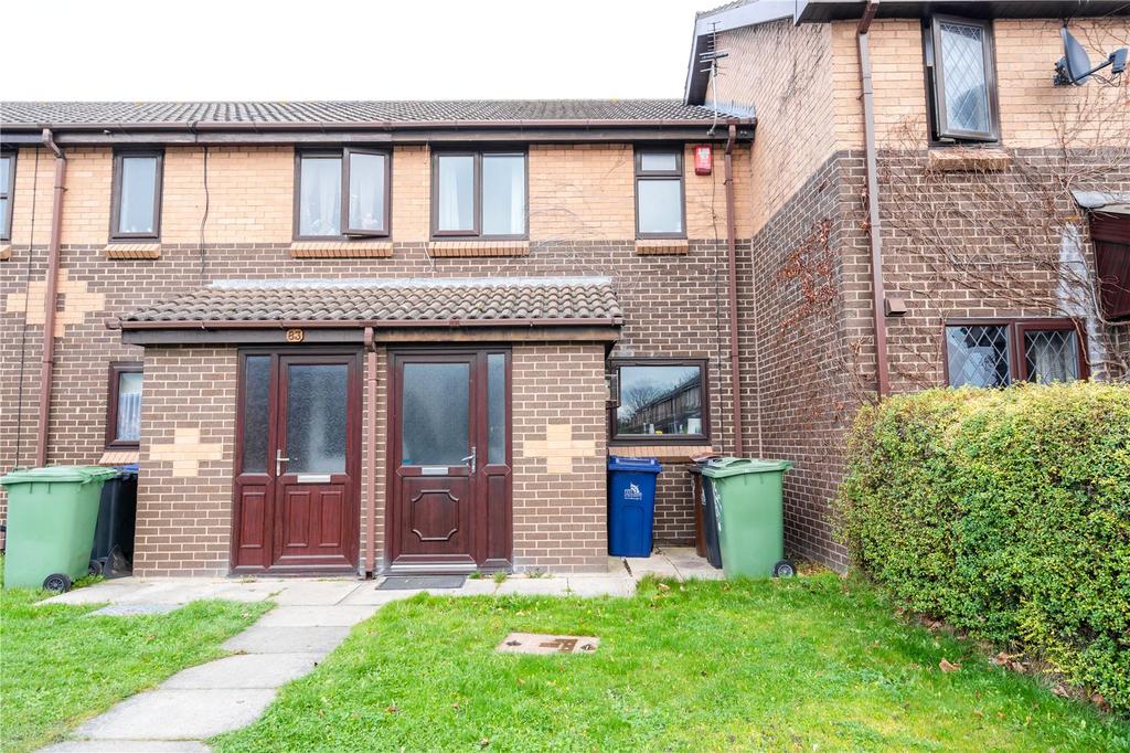Waterside Drive, Grimsby, DN31 2 bed terraced house £80,000