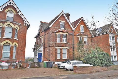 2 bedroom apartment to rent, College Road , Maidstone