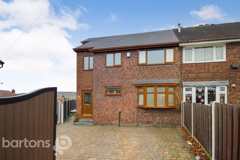 Creswick Close, Dalton Parva 5 bed semidetached house £205,000