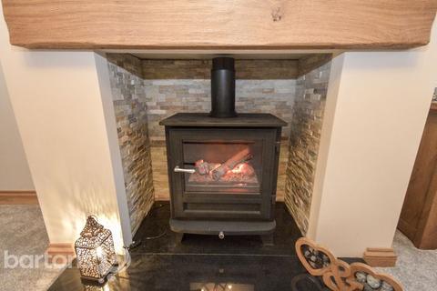 9 Creswick Close, Rotherham, S65 3QE