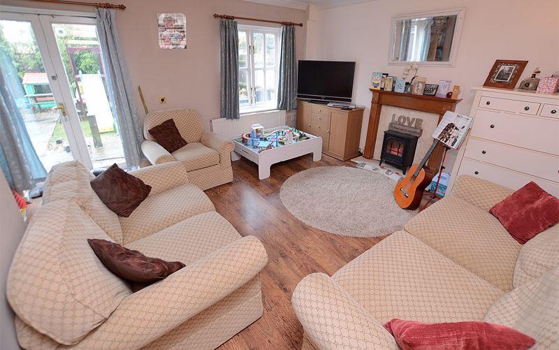 8 Turnberry Drive, Woodhall Spa 3 bed semidetached house £100,000